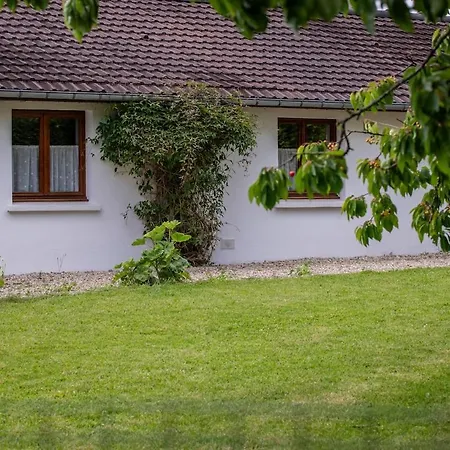 Holiday home Charmante Avec Jardin Prive Marconne
